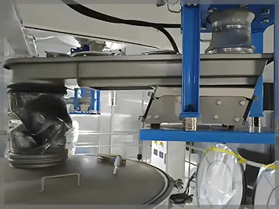 Compact vibrating feeder